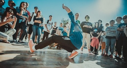 Дэнс, дэнс, дэнс: иркутян зовут на танцевальный батл