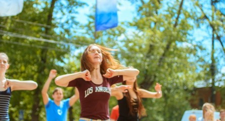 Студенты ИГУ приняли участие в «Твоей зарядке»